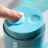 Clear Genius Clarifying Gel Moisturizer with Clarity 5 Complex lifestyle of press down