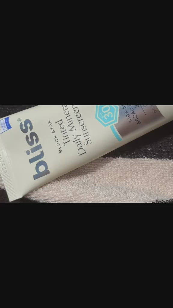 Load video: Vitamin C Serum &amp; SPF Duo - 1